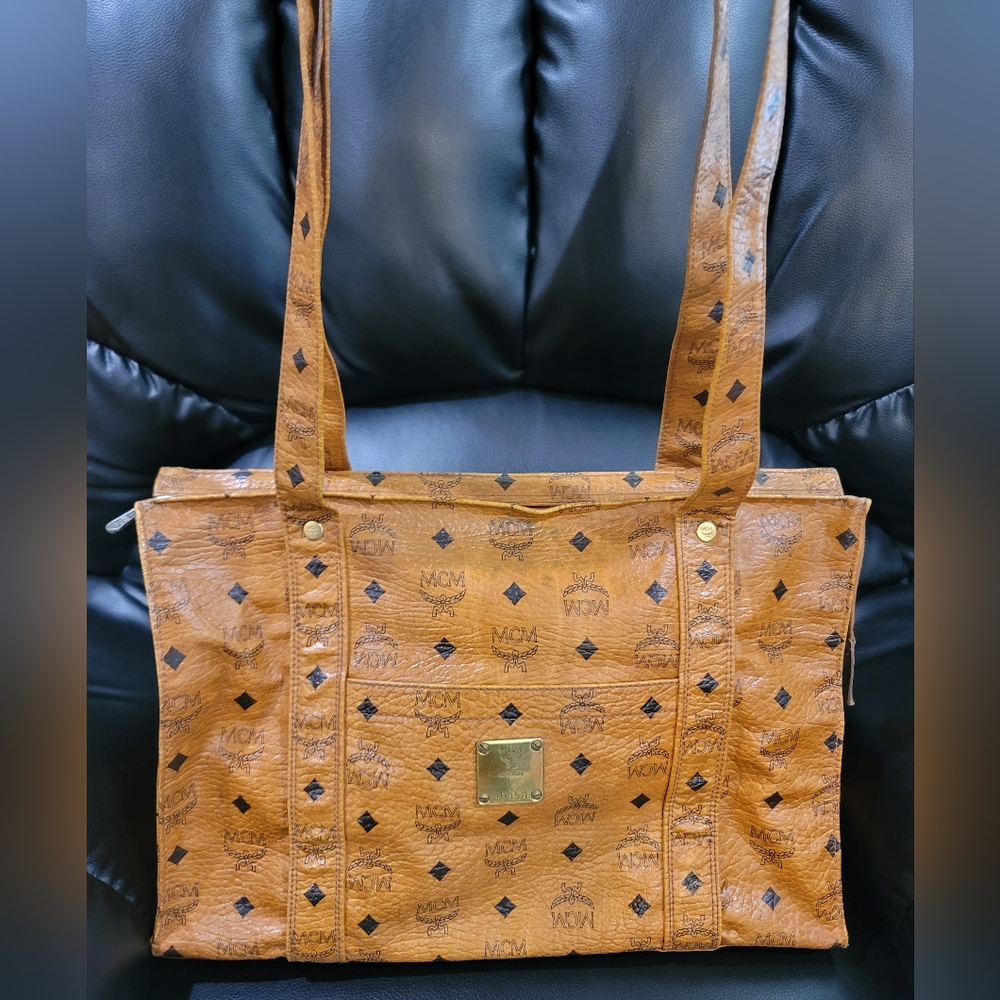 MCM Visetos Leather Shoulder Bag/ Shopping/Luggage bag Beiges 